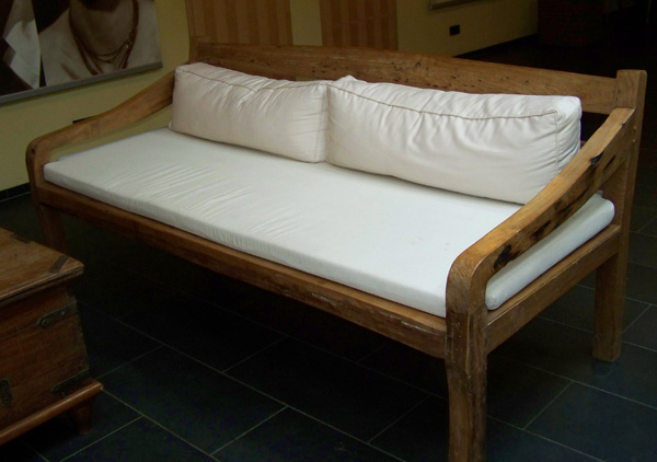 045 Sofa